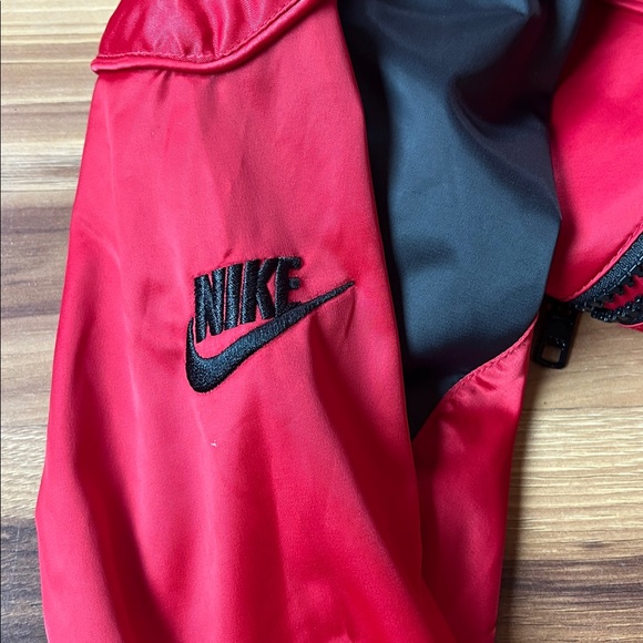 Jordan Red Mesh Jacket - Picture 2 of 5